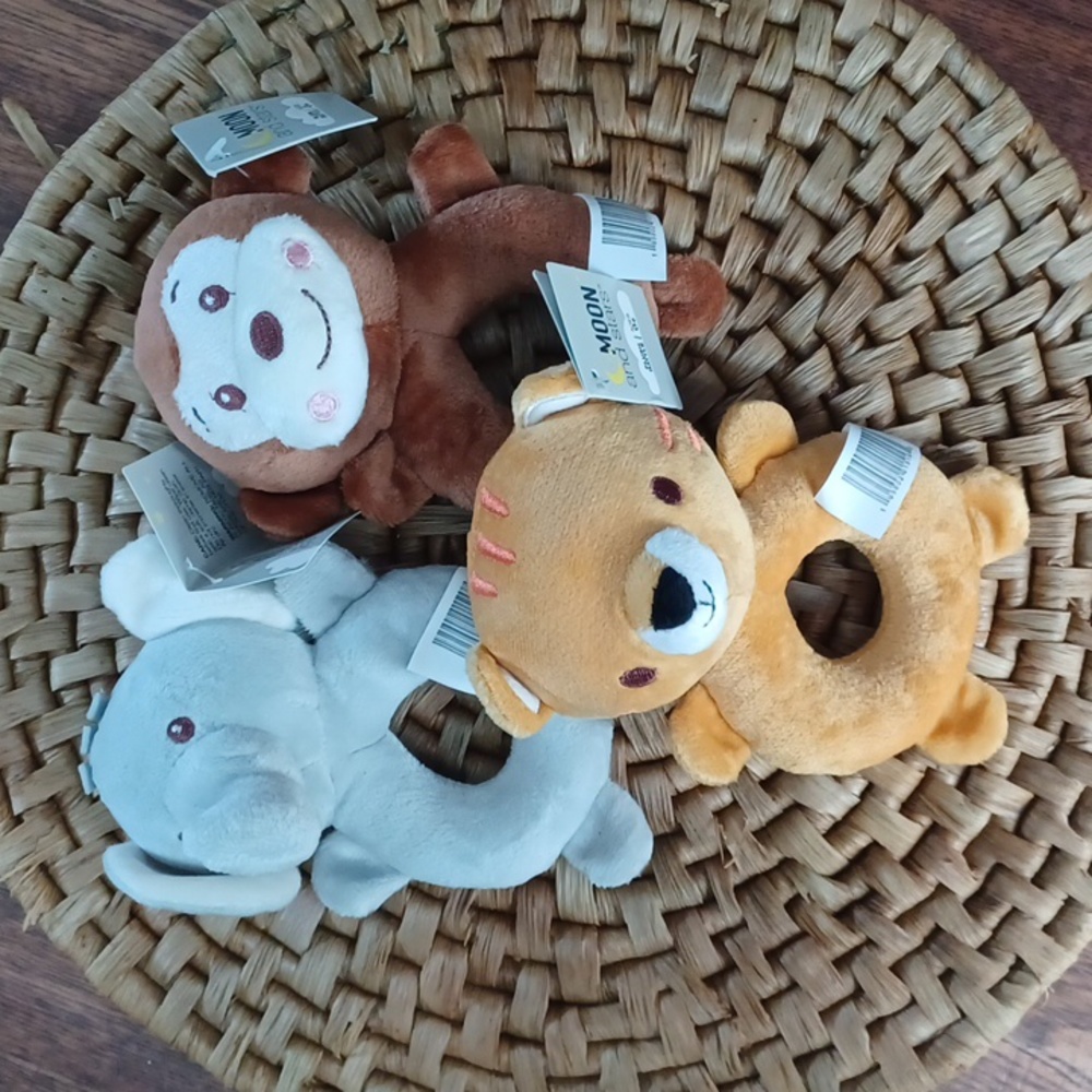 Moon and‎  stars Plus rattle